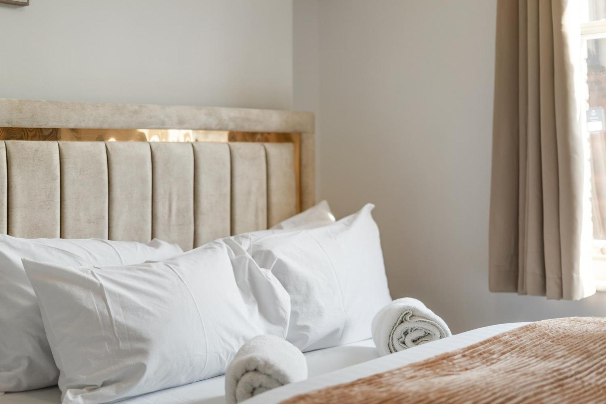 Chic & Cosy In The Heart Of Soho Walk To Everything 3gs London